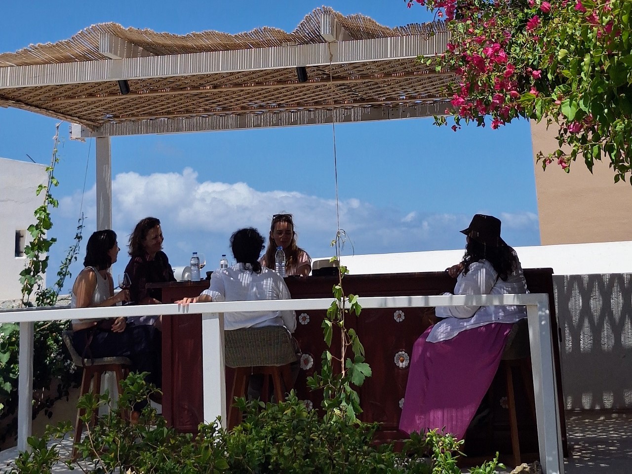Santorini_Oia_ArtWalk_25